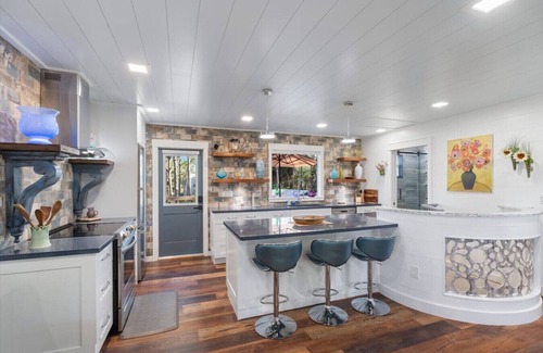 Palm Beach Country Estates Appartement | Unique 2-Level Home Pool, Lanai & RV Parking