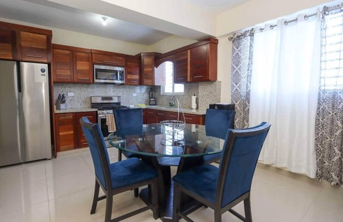San Cristobal Appartement | Unique 2BR/2BA Apt – Stylish, Modern & High-End