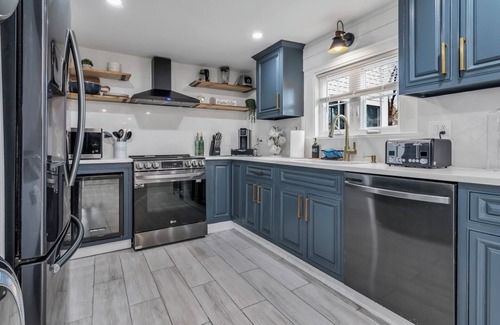 Methuen Maison | Unique 4bedrooms 2 bathrooms stunning getaway unit