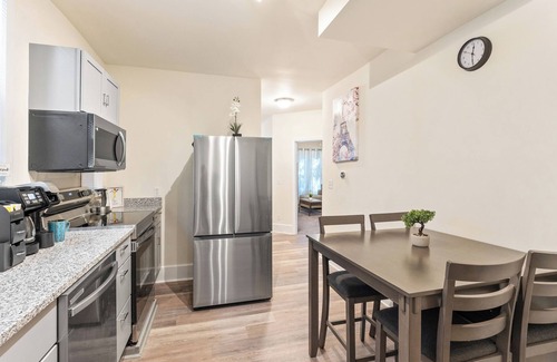Wilmington Maison | Unique 5-bedroom private house in Wilmington perfect for long term stays