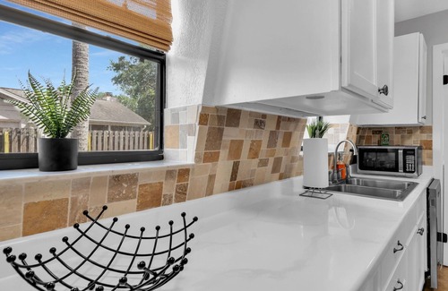 Port Saint John Maison | Unique A-Frame Heated pool & Firepit