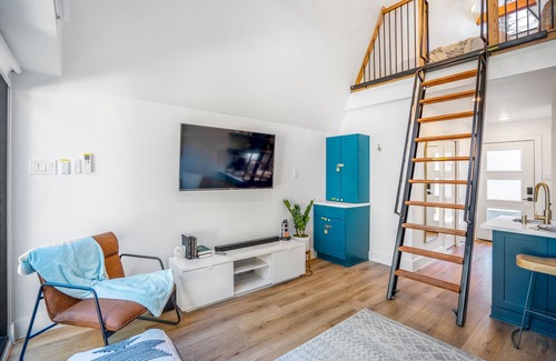 South Central Houston Appartement | Unique A-frame Tiny House in Houston Central