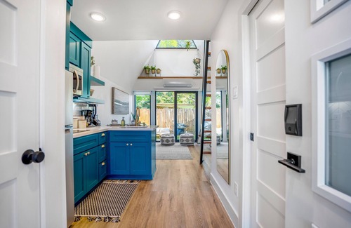South Central Houston Appartement | Unique A-frame Tiny House in Houston Central