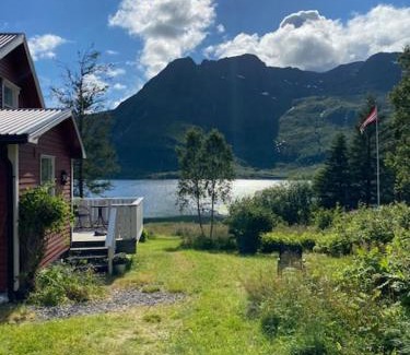 Laupstad Maison | Unique and charming house at the foot of Lofoten's highest mountain