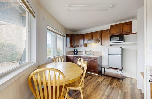 Gleneden Beach Maison | Unique, maison spacieuse avec bain à remous privé, salle de jeux, et de superbes vues sur l'océan