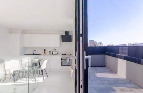 Haggerston Appartement | Unique and Sun Filled 2 Bedroom Flat with Balcony -Hackney