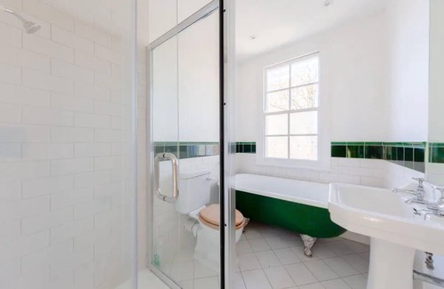 Haggerston Appartement | Unique and Sun Filled 2 Bedroom Flat with Balcony -Hackney