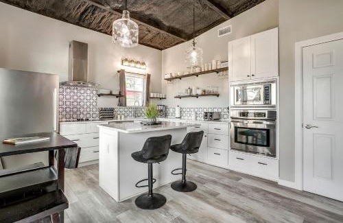 Lake Bridgeport Maison | Unique Barn by the Lake in Bridgeport, Texas