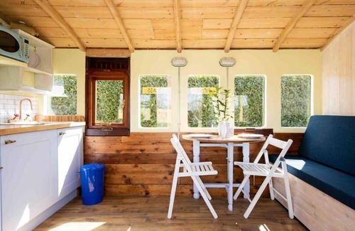 Birdham Maison | Unique & Comfy Remodelled Railway Carriage