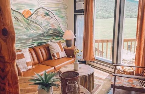 Wildwood Maison | Unique Condo on flight park! Watch hangliders fly!