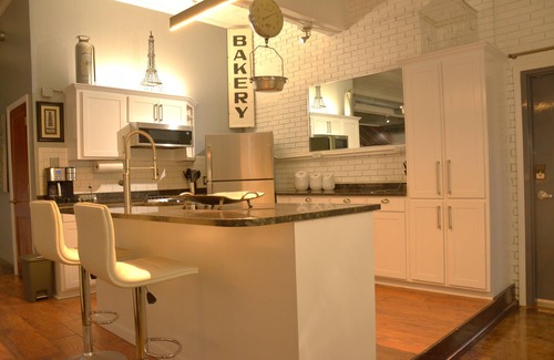Shreveport Copropriété | Unique, Contemporary Downtown Condo.