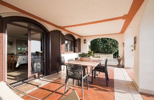 Mentana Villa | Prestigious villa in the Roman countryside.