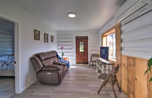 Crescent City North Maison | Unique Dog-Friendly Log Cabin Short Walk to Ocean