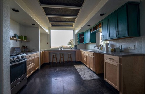Nocona Autre | Peaceful,Electic Farm, jacuzzi tub,Nature Inspired