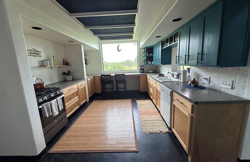Nocona Autre | Peaceful,Electic Farm, jacuzzi tub,Nature Inspired