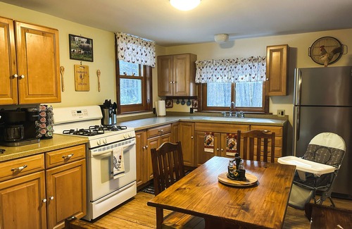 Spencer Autre | Unique forest vacation home on 70 acres of nature. A pond, creeks and more!