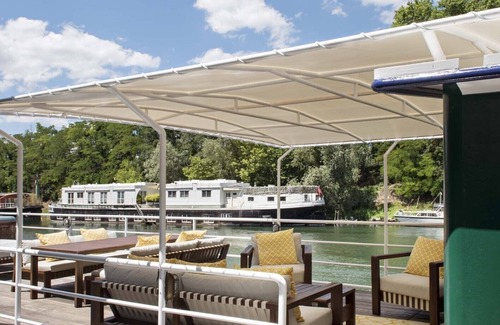 17th Arrondissement Batignolles-Monceau Location De Bateaux | L’Escale sur Seine - Timonerie - Spa privé et parking gratuit