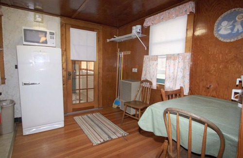 Inlet Cottage | Unique Getaway, Just Steps Away from The Beautiful 4th Lake Here at Stiefvater's