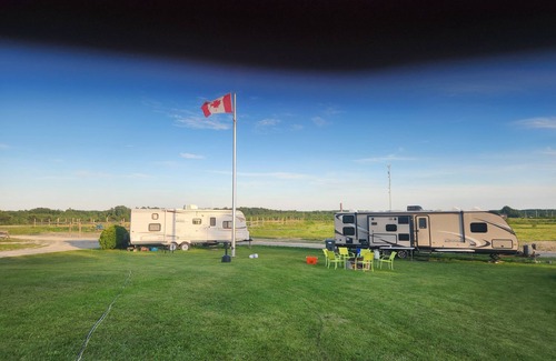 Chelmsford Maison | Unique getaway or rest from traveling. 10 min. off TransCan Highway and stores