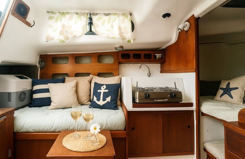 Trosso Location De Bateaux | Unique Glamping experience on small boat in Central Karlskrona