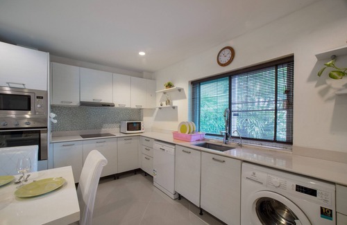 Ban Saiyuan Villa | Villa de style grec unique située au sud de l'île de Phuket