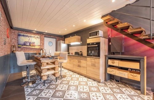 Le Puy-en-Velay Appartement | Unique industrial loft in city center 130m2, 3 bedrooms, ideal for a family