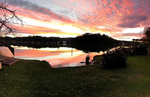 Narrabeen Maison | Unique Lagoon Oasis at Beach