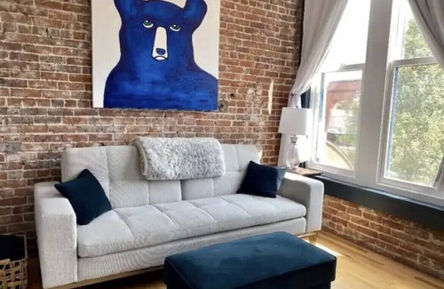 Glens Falls Appartement | Unique Loft Downtown Glens Falls