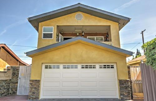 Sutter Villa | Unique Long Beach House with Patio, Grill and Balcony