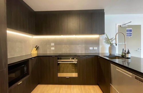 Newton Appartement | Unique Luxury Amazing SkyTower Parkview & Parking