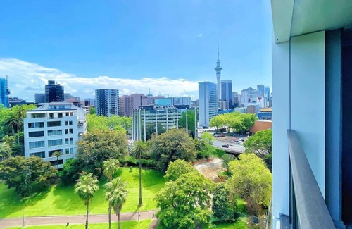 Newton Appartement | Unique Luxury Amazing SkyTower Parkview & Parking