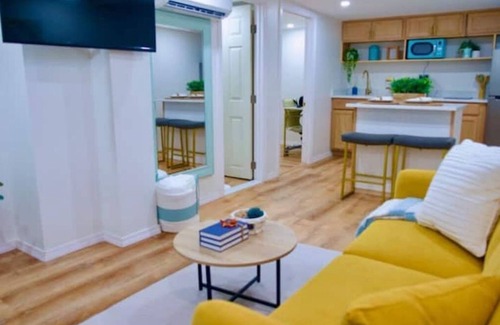 East Providence Appartement | Unique, Modern and Lovely Space!