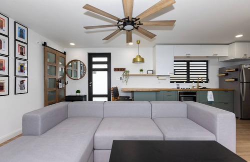 Cienaga Alta Maison | Unique modern container home perched in the lush mountains of Rio Grande.