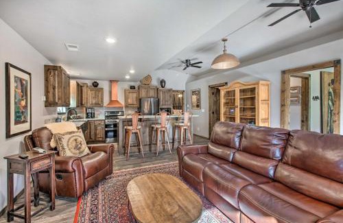 Red River Maison | Unique Mtn Getaway with Stunning Outdoor Area!