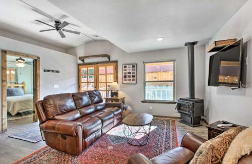 Red River Maison | Unique Mtn Getaway with Stunning Outdoor Area!