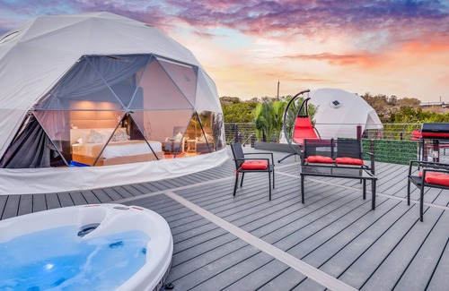 Lago Vista Station Balnéaire | Unique Eco-Glamping Resort in TX Hill country - Pod #9!