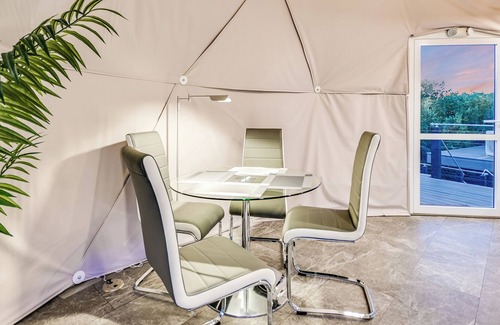 Lago Vista Station Balnéaire | Unique & Plush Eco-Glamping Resort in TX Hill country!