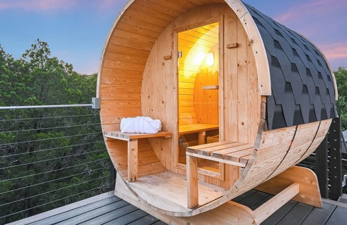 Lago Vista Station Balnéaire | Unique & Plush Eco-Glamping Resort in TX Hill country!