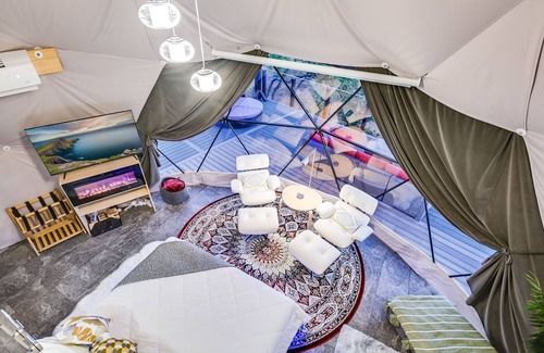 Lago Vista Station Balnéaire | Unique & Plush Eco-Glamping Resort in TX Hill country!