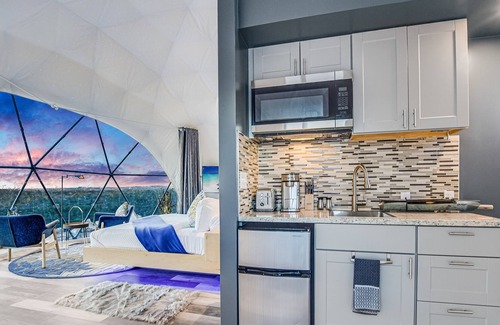 Lago Vista Station Balnéaire | Unique & Plush Eco-Glamping Resort in TX Hill country!