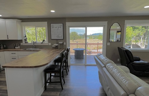 Forks Maison | Unique renovated 4 bedroom home on 1.5 acre private lot