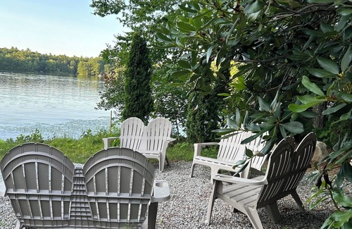 Lyman Maison | Unique rental with two houses on the lake in charming Lyman with AC, WiFi