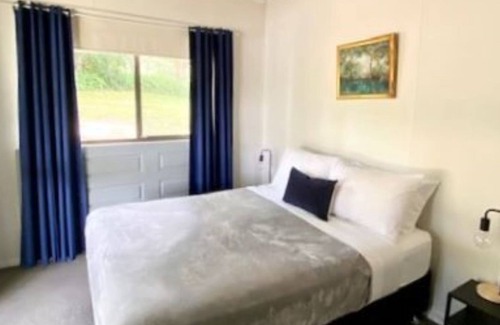 Woombye Cottage | Unique Shed 2 bedrooms and open plan living