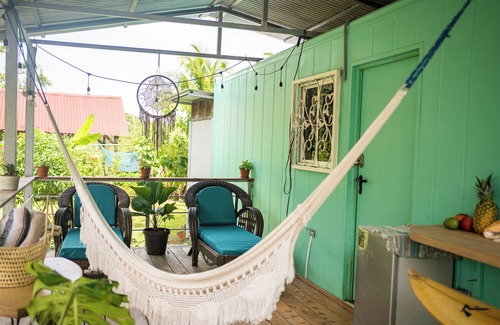 Matapalo Maison | Unique shipping container home only 2 minute walk to the beach