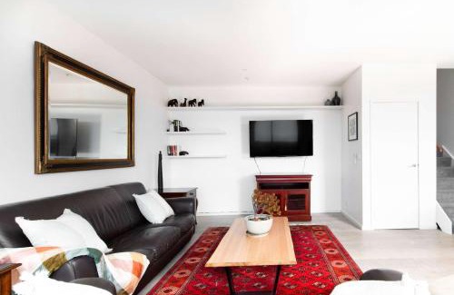 Collingwood North Appartement | Unique Stay in a Historic Chocolate Factory
