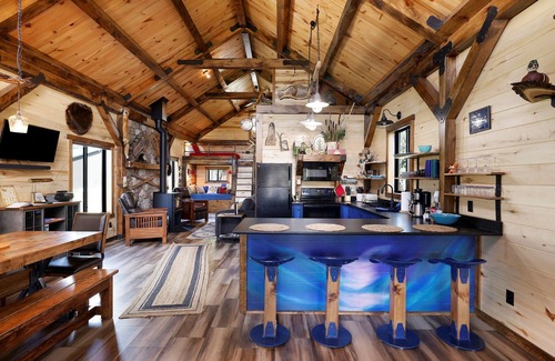 Hackensack Cabine | Unique Timber frame Cabin-lake access-private boat dock