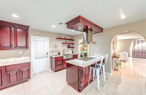 Paradise Maison | UNIQUE VACATION VILLA ON 30K SQ LOT WITH INDOOR HOT TUB SPA