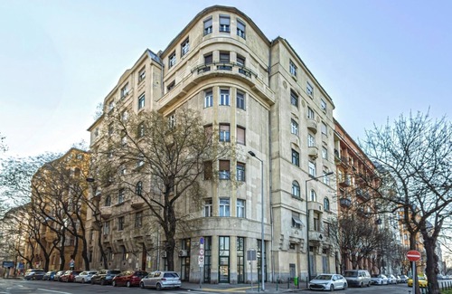 Ujlipotvaros Appartement | Unique view of the Danube and the Margeretnein Island.