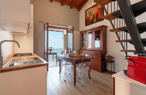 Levo Appartement | Unique view over the Lake, charming house surrounded by nature