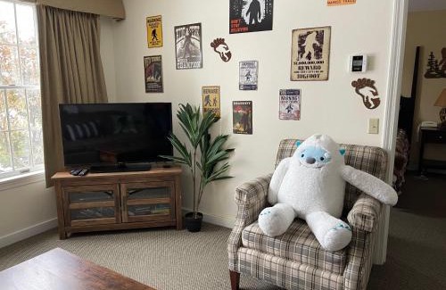 Hancock Appartement | Unique Yeti-Theme Ski On Off Suite Jiminy-Sleeps 4